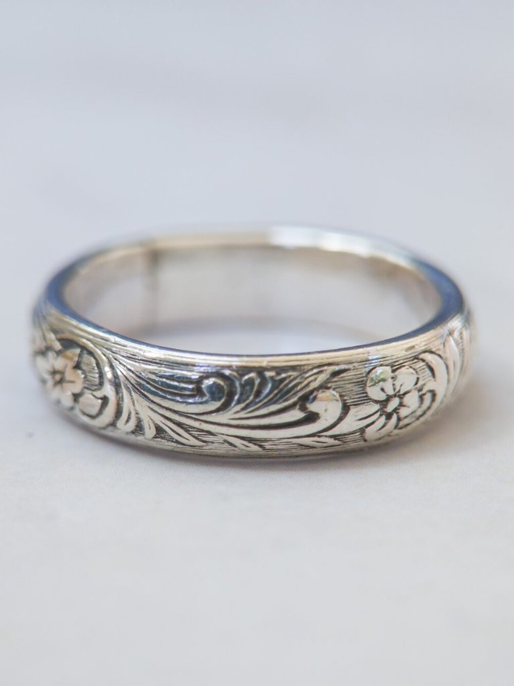 Engraved Sterling Silver Floral Band Ring 925 Size 4.25 (4.5mm)